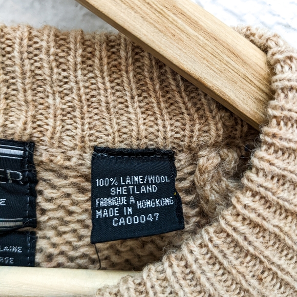 Ladies Vintage 100% wool sweater - oversized small. - Picture 2 of 4